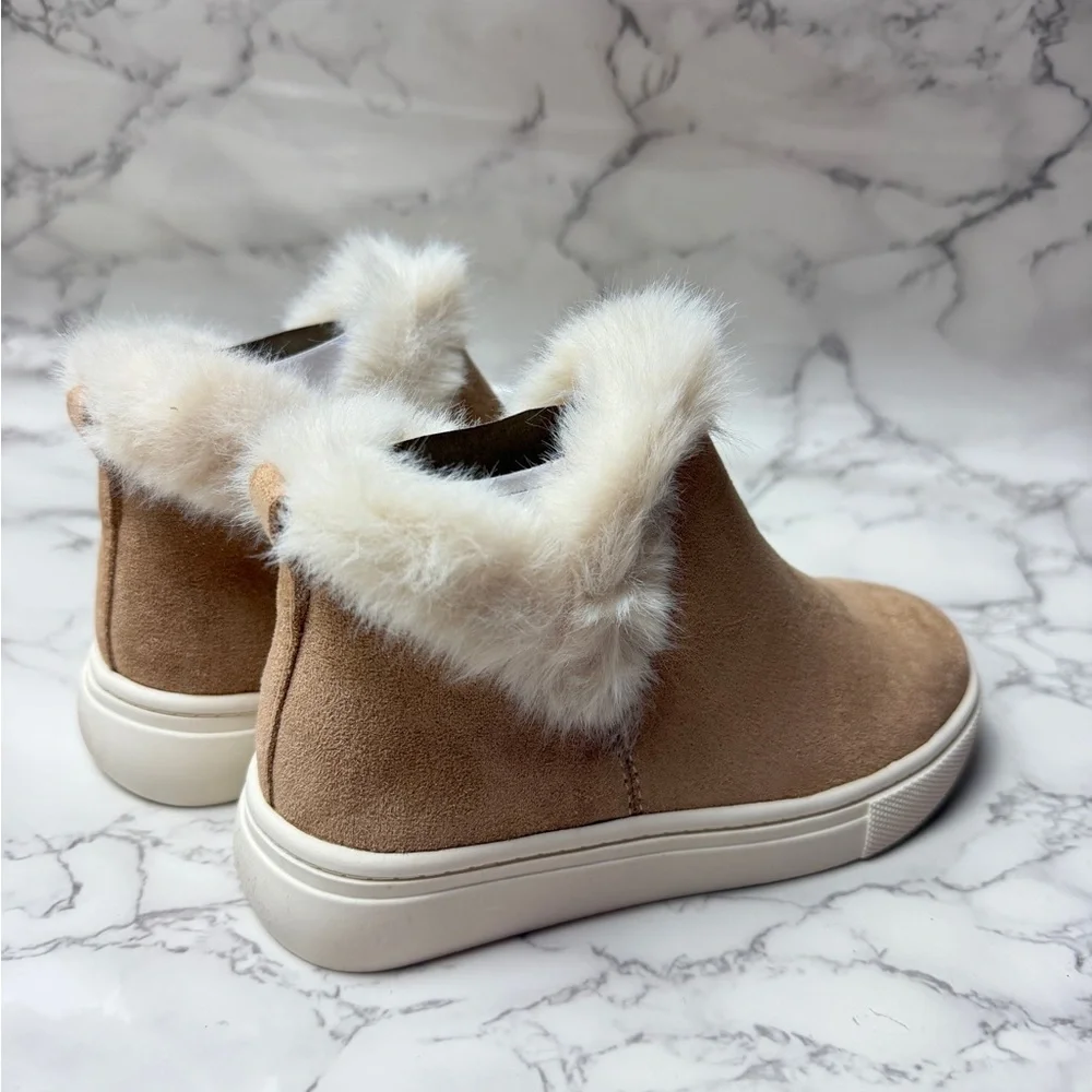 Kids Kelly & Katie Beige Suede Boots with White Fur US Size 11